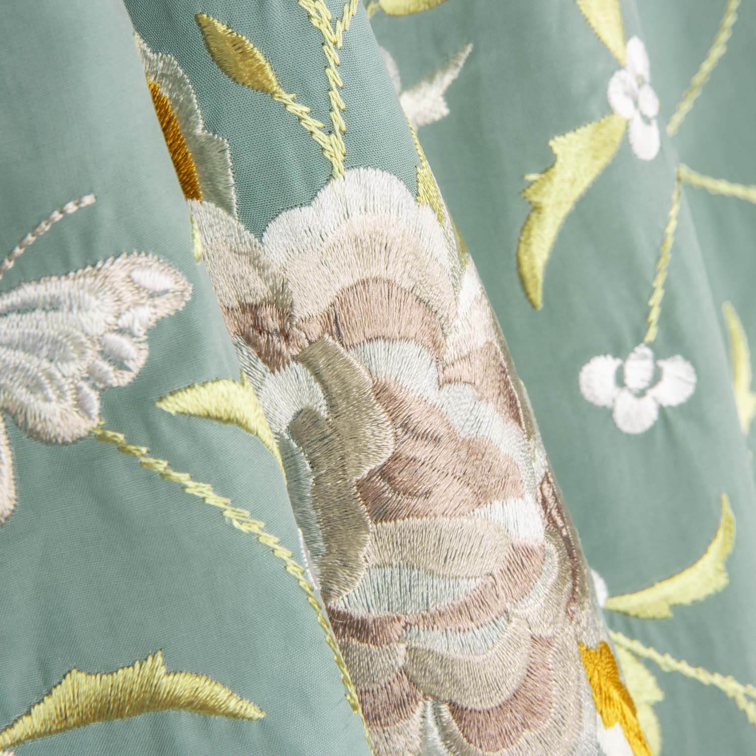 Châle brodé en Tencel vert minéral - Ribes y Casals