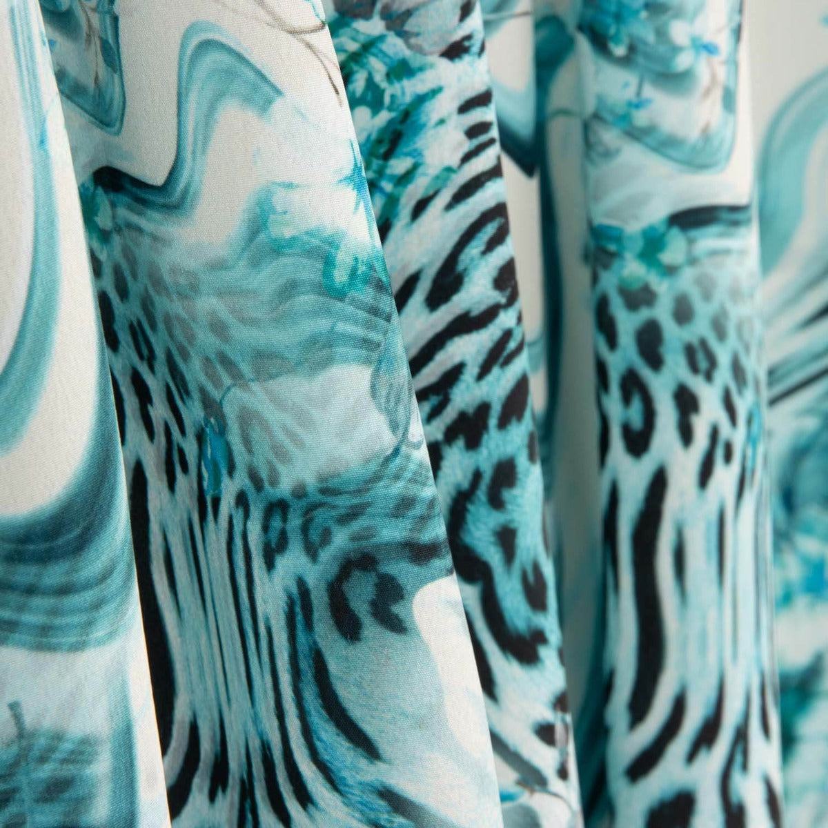 Crêpe léger bleu à imprimé animalier floral - Ribes y Casals