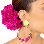 Boucles d&#39;oreilles flamenco dorées avec fleurs fuchsia - Ribes y Casals