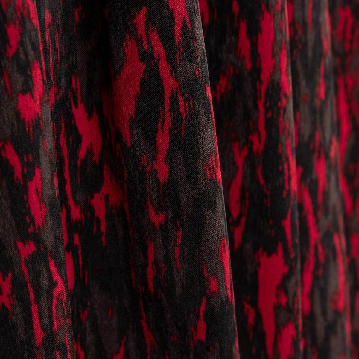 Tissu polyester satin velours rouge sauvage - Ribes y Casals