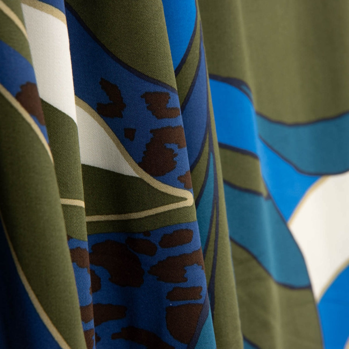 Satin de viscose Tropical Night - Ribes y Casals