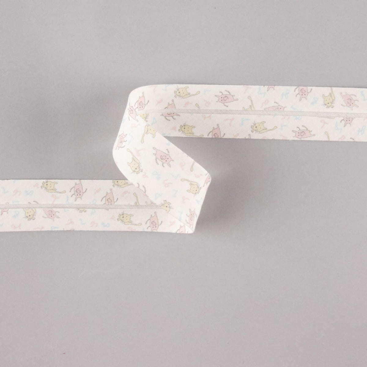 Biais en coton biologique Piglets y Kittens rose-crème 30 mm - Ribes y Casals