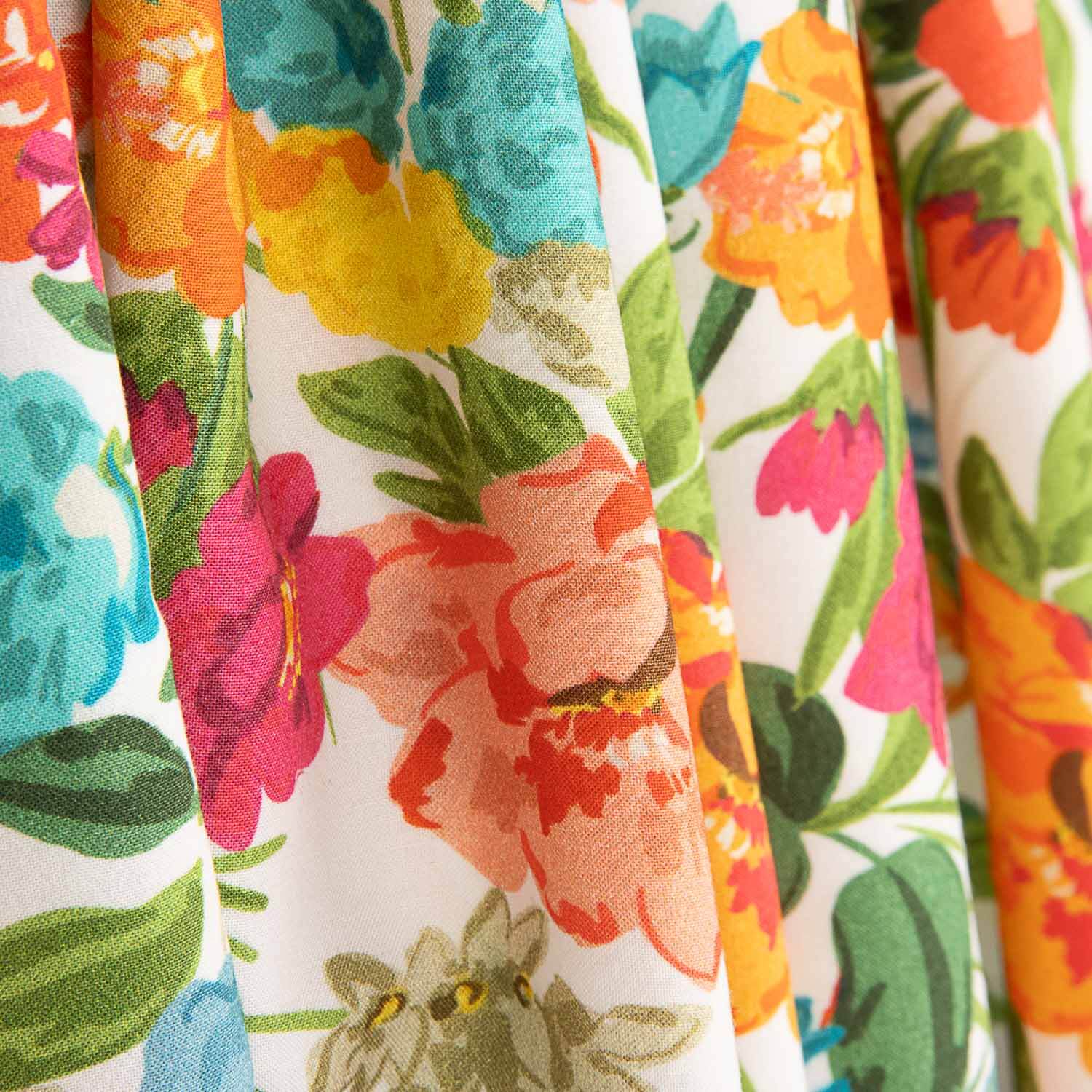 Viscose imprimée fleurs printanières lumineuses - Ribes y Casals
