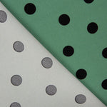 Trench-coat élastique à pois vert sauge - Ribes y Casals