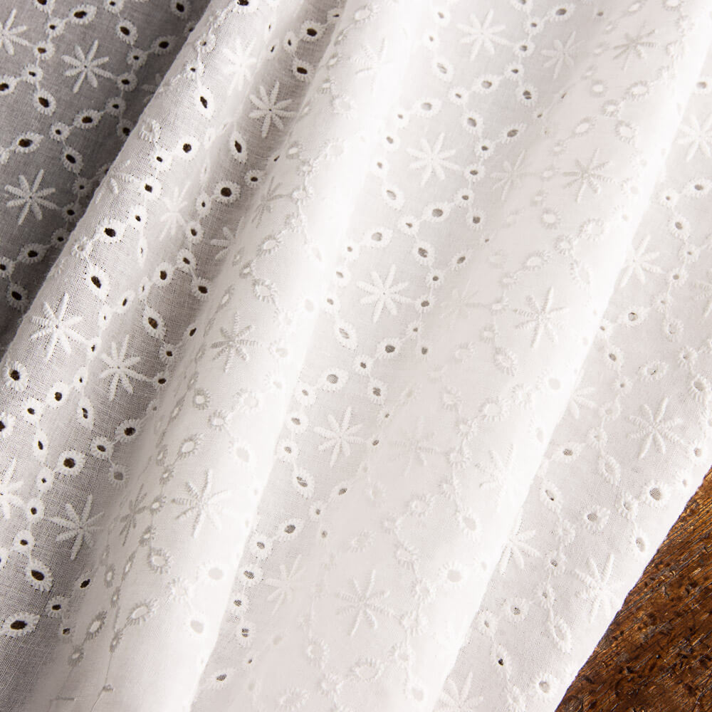 Étoiles de broderie suisses - Ribes y Casals