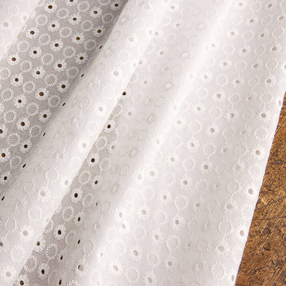 Broderie Suisse Lunaire - Ribes y Casals