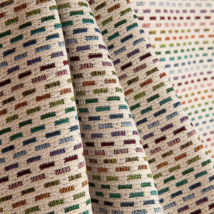 Tapisserie à rayures multicolores en pointillé - Ribes y Casals