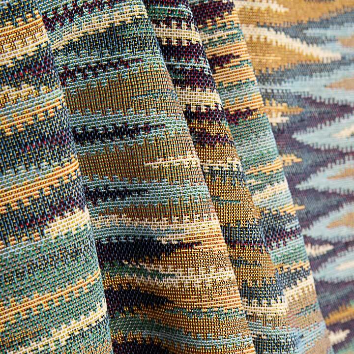Tapisserie Ikat à rayures multicolores « Terre » - Ribes y Casals