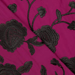 Châle brodé noir Tencel Strawberry Red - Ribes y Casals