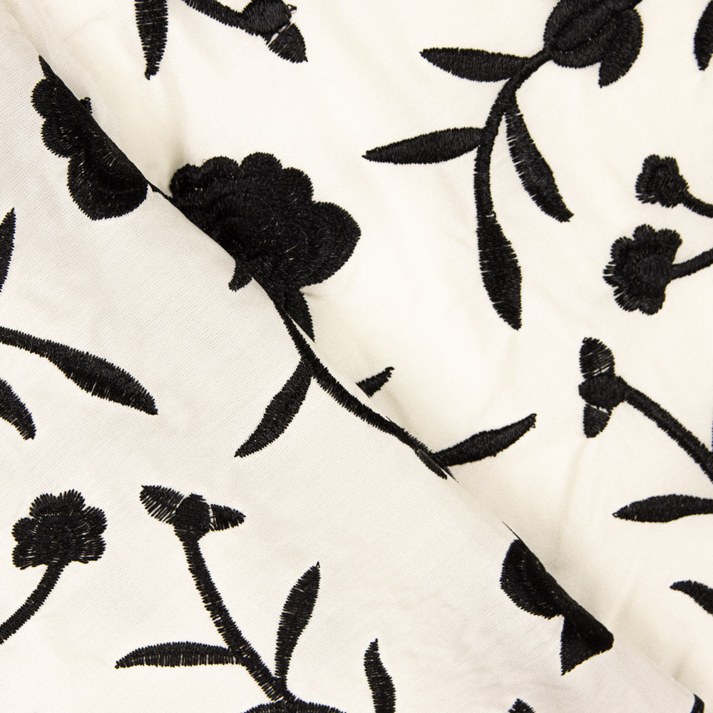 Châle brodé noir Tencel Natural White - Ribes y Casals