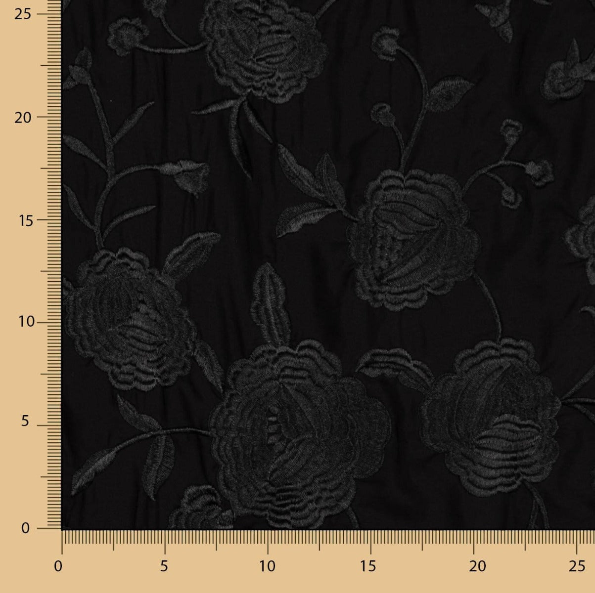 Châle brodé noir Tencel Black - Ribes y Casals