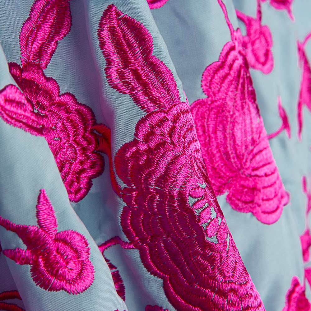 Châle brodé Fuchsia Tencel Light Blue - Ribes y Casals