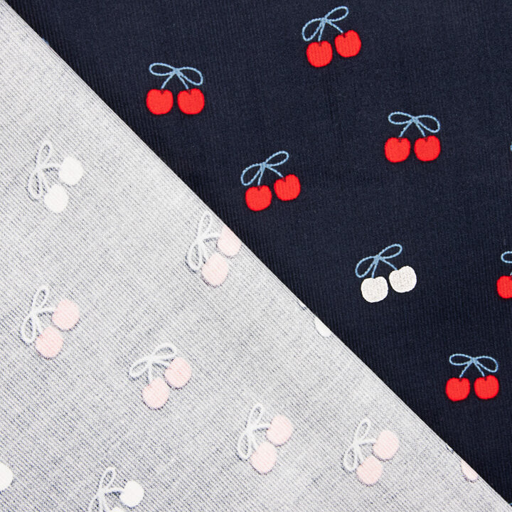 Velours milleraies en tissu de coton imprimé cerises bleu marine - Ribes y Casals