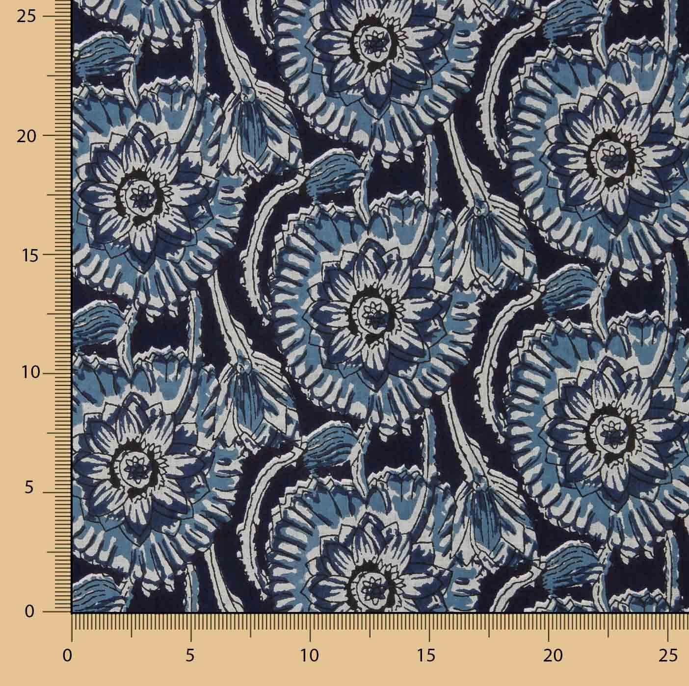 Voile en coton imprimé de fleurs indigo nocturne - Ribes y Casals