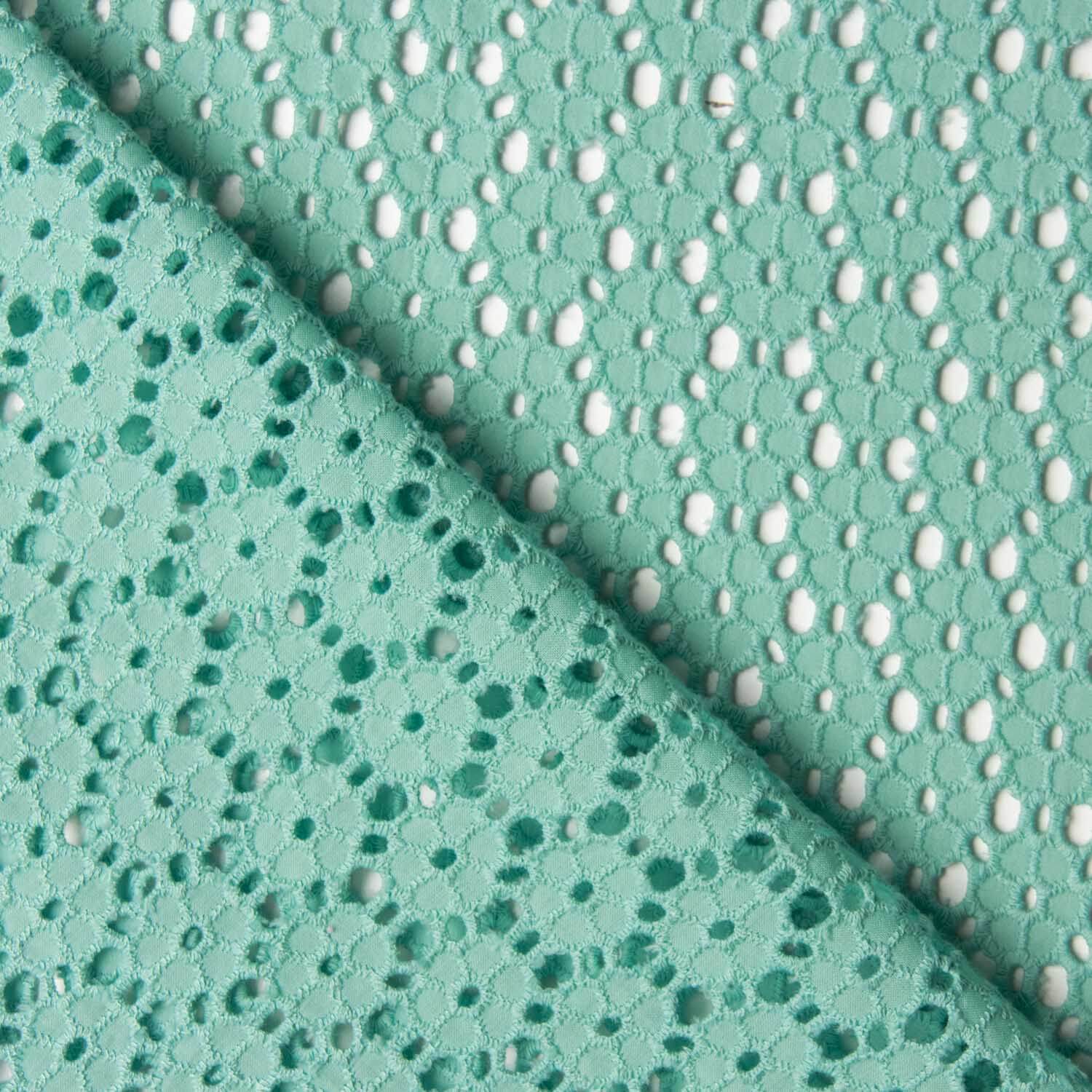 Broderie suisse Marguerite Vert Eau - Ribes y Casals