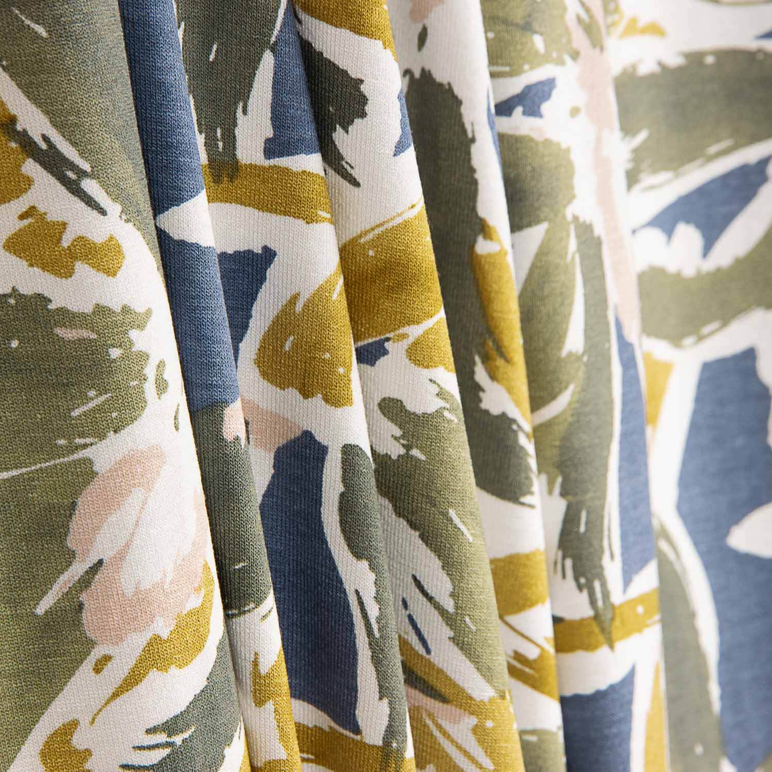 Maille de viscose imprimée floral bleu et moutarde - Ribes y Casals