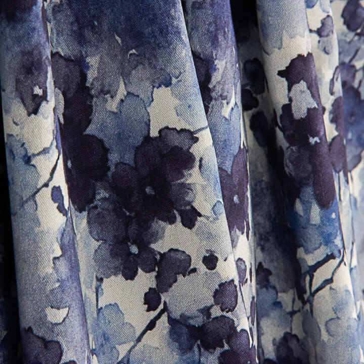 Tissu de viscose élastique à fleurs aquarelles bleues - Ribes y Casals