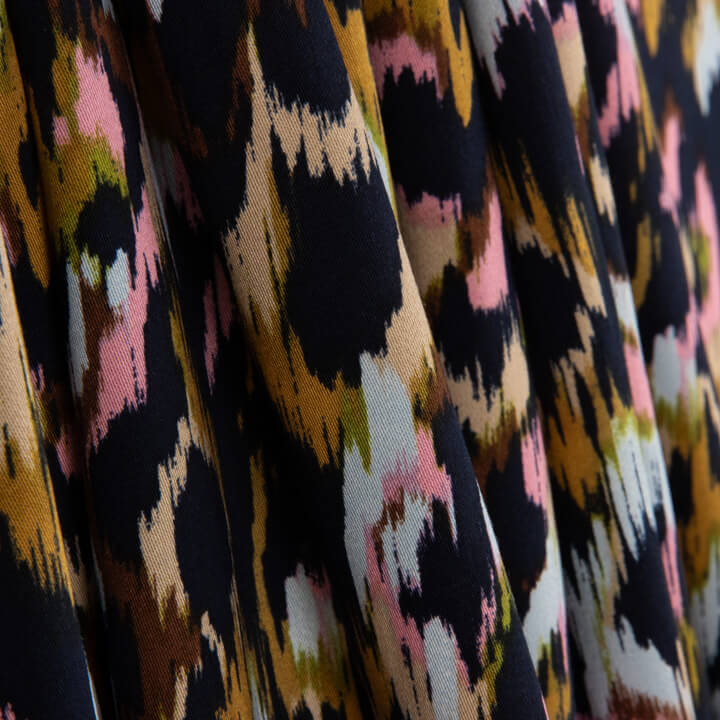 Tissu de viscose satin imprimé animal print rose - Ribes y Casals