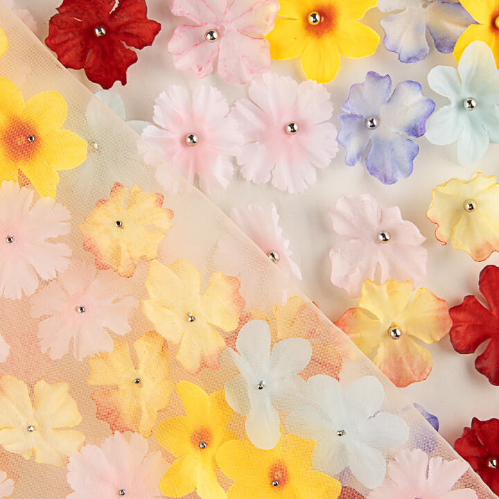 Tulle écru « Jardin de printemps » avec fleurs en 3D - Ribes y Casals