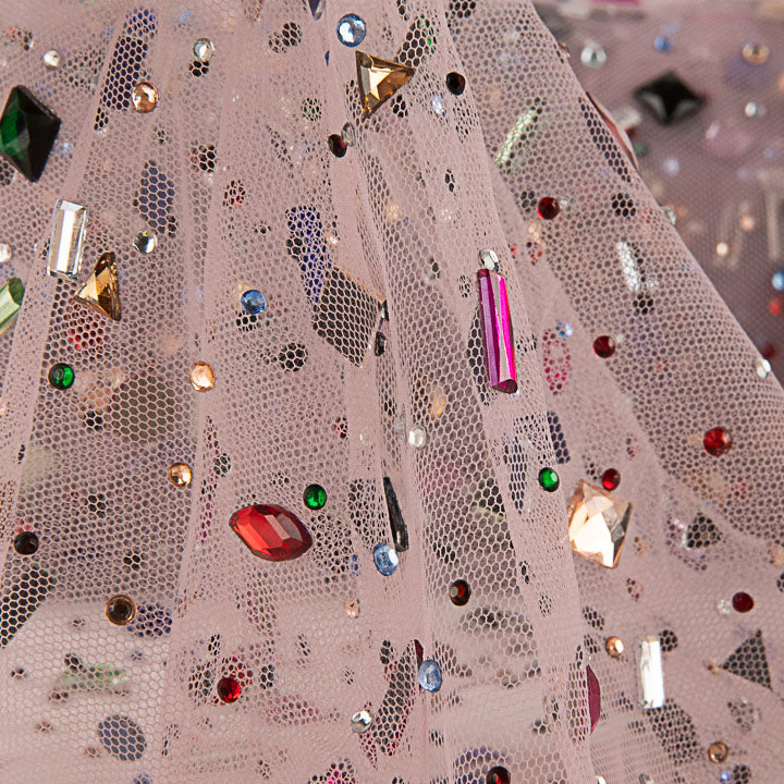 Tulle de luxe rose pâle avec strass multicolores - Ribes y Casals