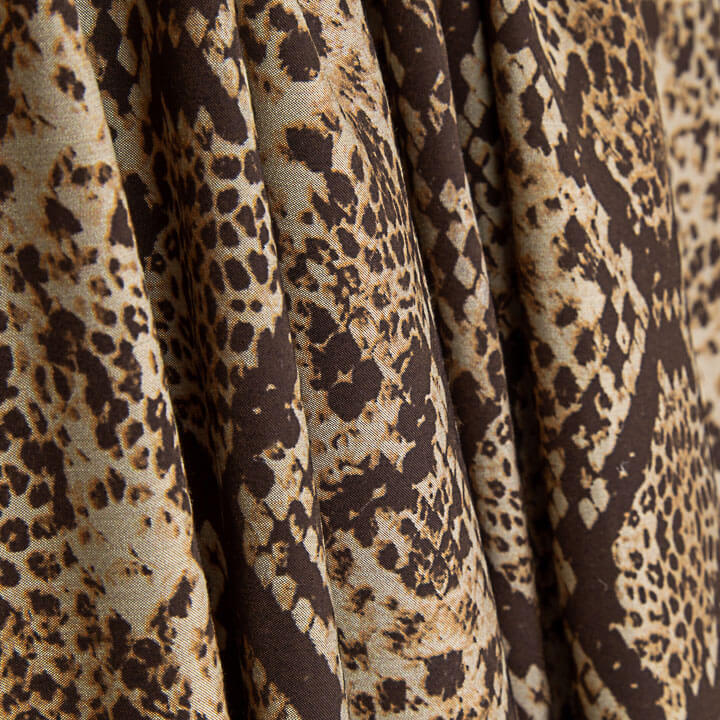 Tissu de viscose imprimé recto-verso, imprimé animal animalier serpent marron - Ribes y Casals