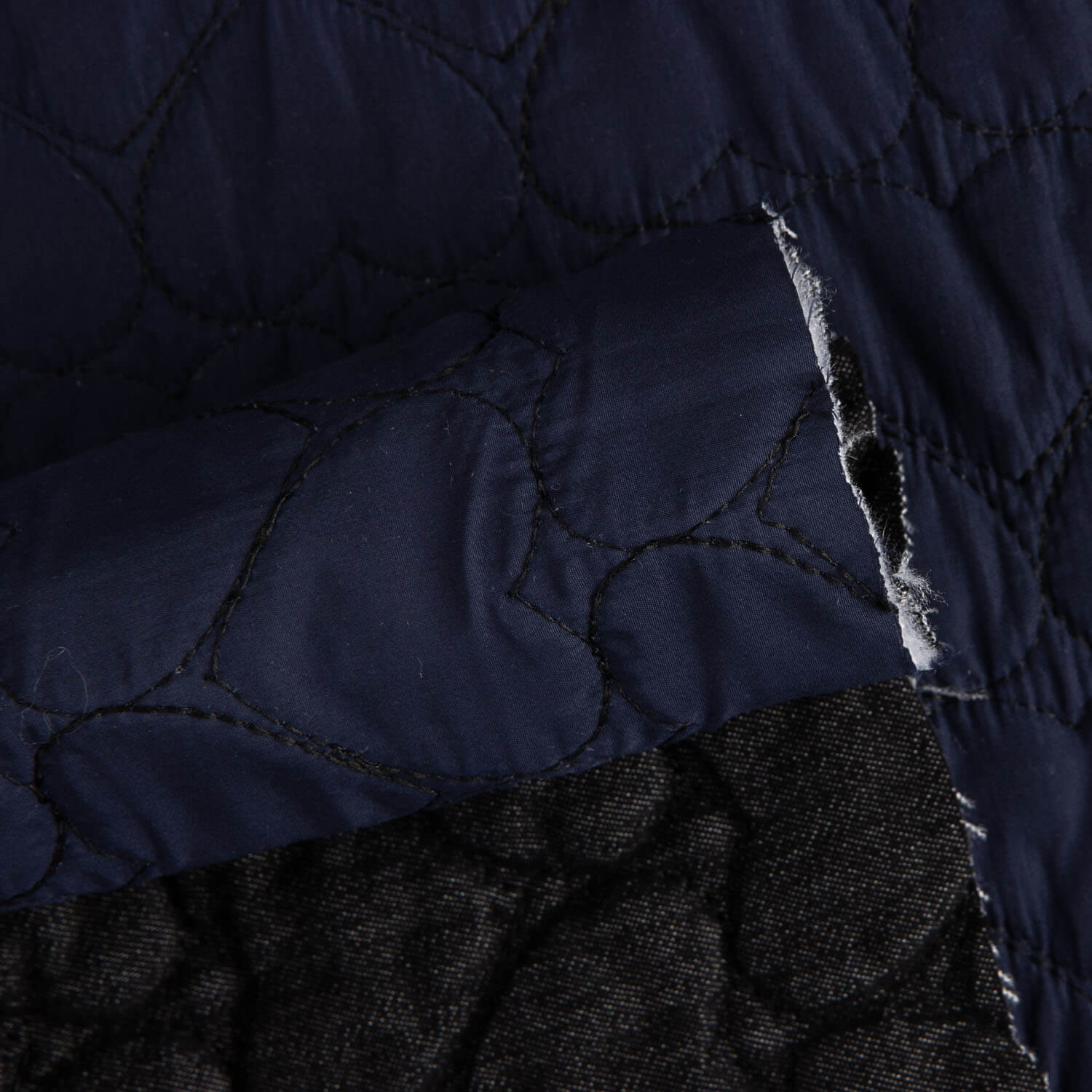Coussin double face « Cœurs » Tejano noir et bleu marine - Ribes y Casals