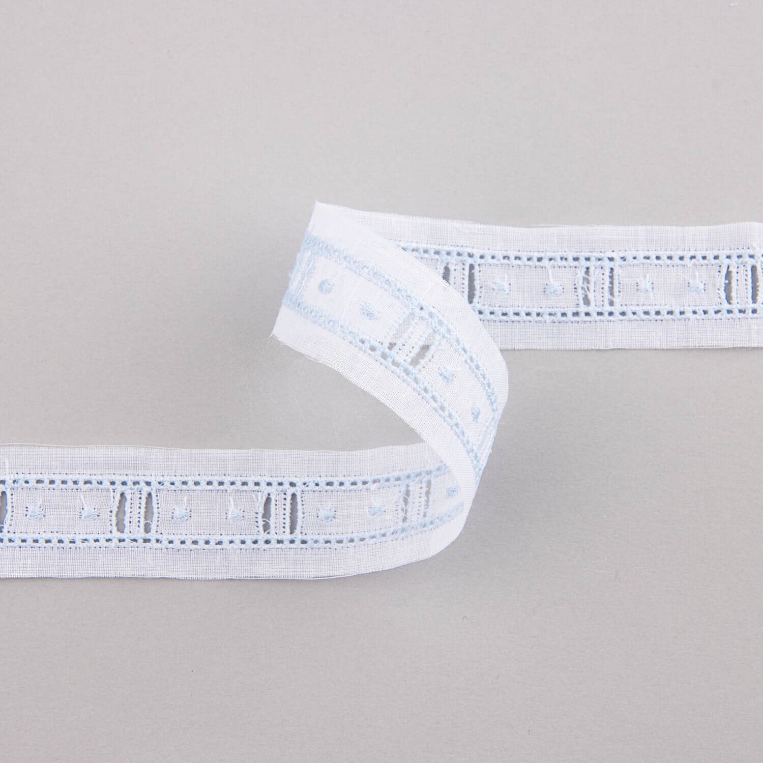 Bande Batiste Blanc Et Bleu 2,5cm - Ribes y Casals