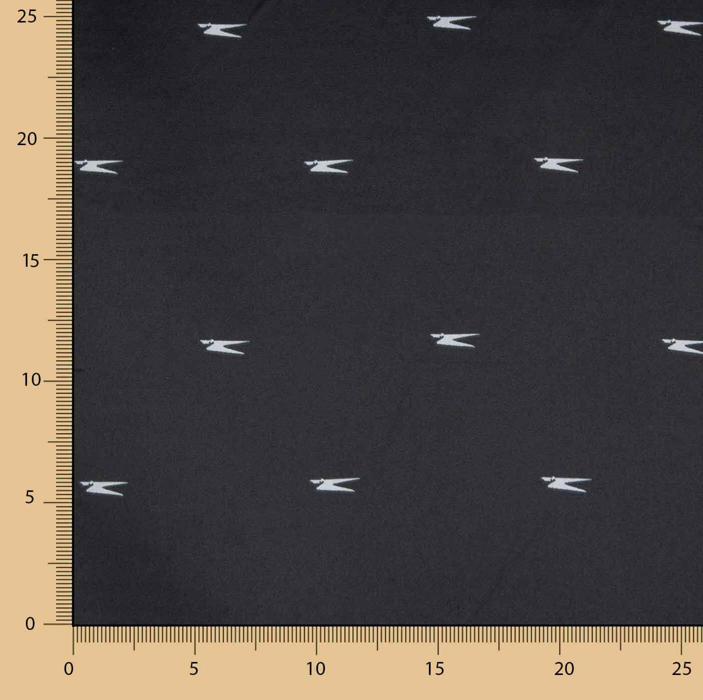 Chutes de satin de viscose imprimé minimaliste noir - Différentes dimensions x largeur de 155 cm - Ribes y Casals