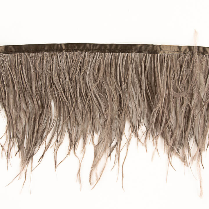 Frange de plumes Plus gris taupe - Ribes y Casals