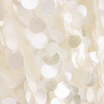Tulle écru à reflets nacrés et tissu à sequins en forme de pétales - Ribes y Casals