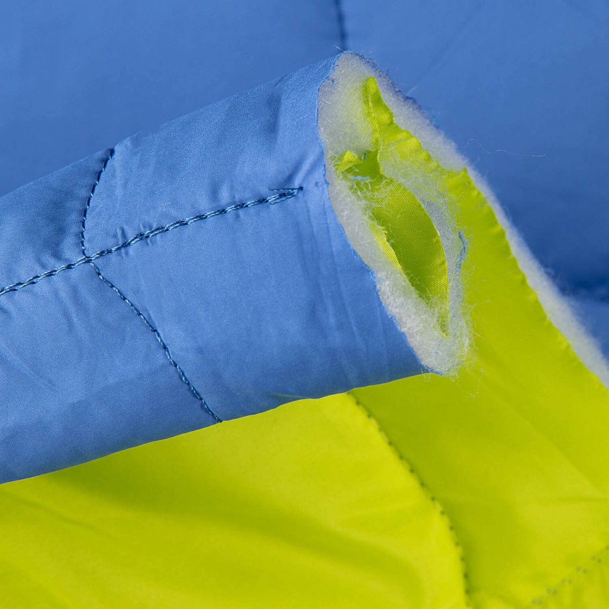 Tissu matelassé réversible bleu et citron vert - Ribes y Casals