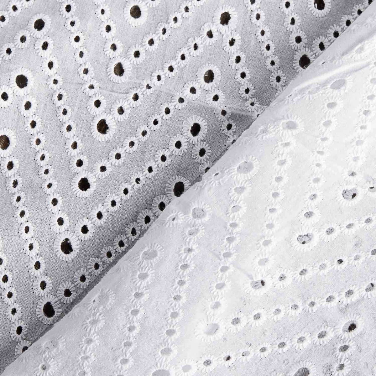 Broderie Suisse Chevron Blanc - Ribes y Casals