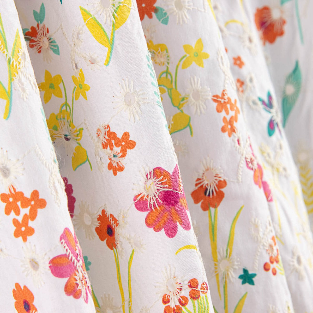 Broderie suisse Imprimé floral - Ribes y Casals