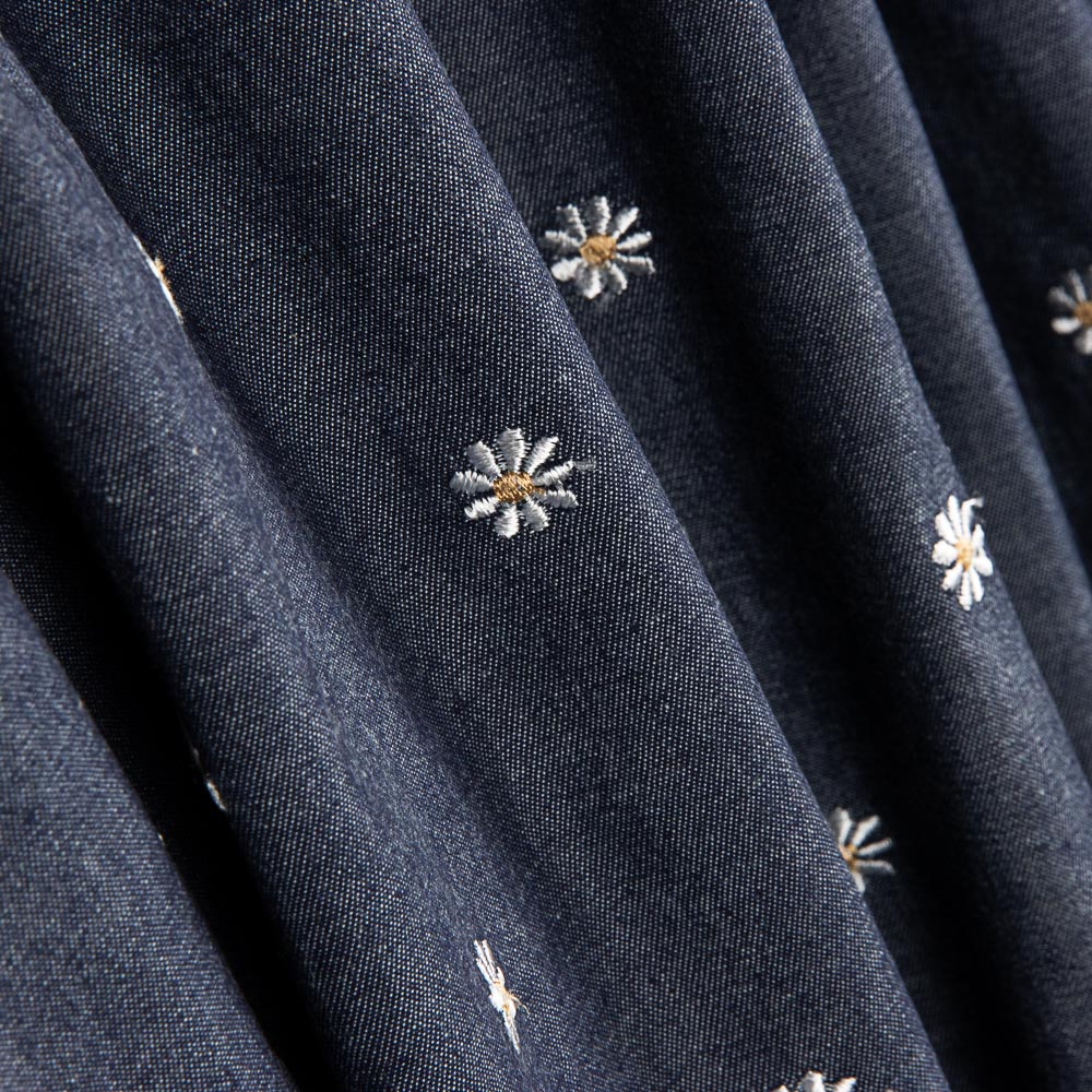 Chemise en jean brodée de marguerites foncées - Ribes y Casals