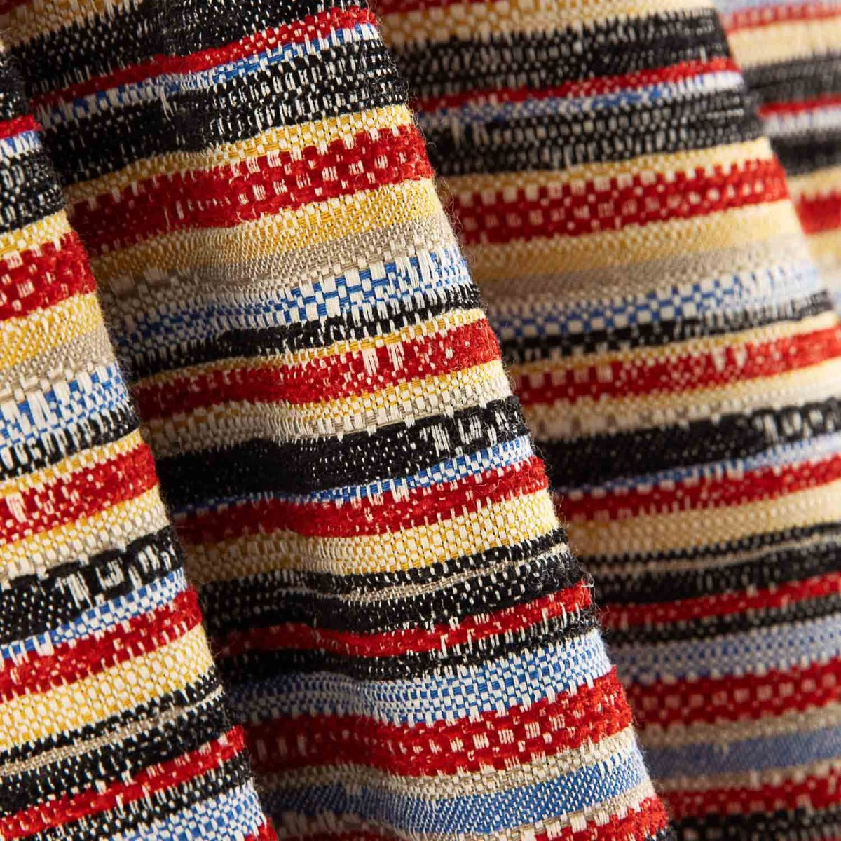 Tissu d&#39;ameublement Chenille rayé rouge - Ribes y Casals