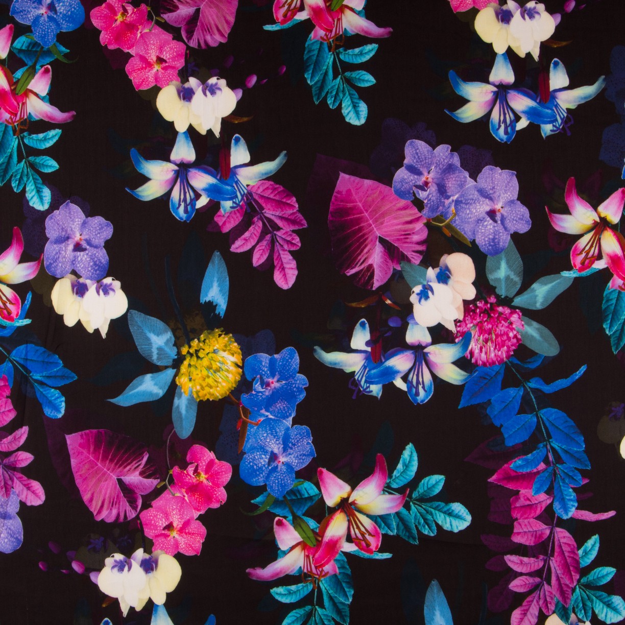Crepe Viscose Tropical Noir - Ribes y Casals