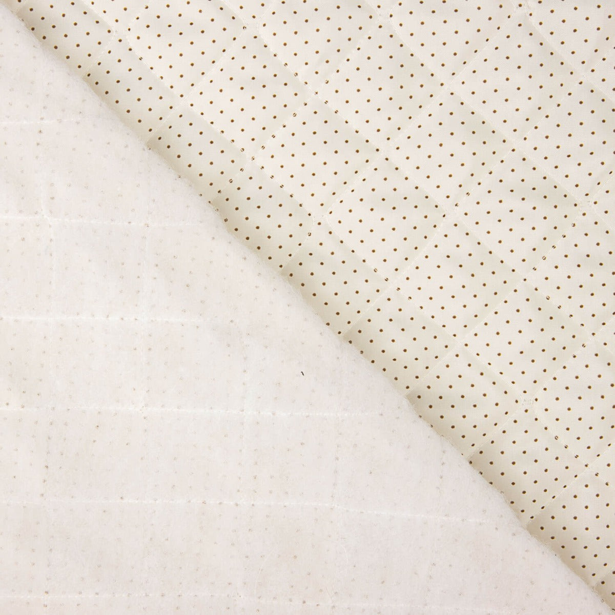 Forro Acolchado Ligero Crudo con Topitos Beige - Ribes y Casals