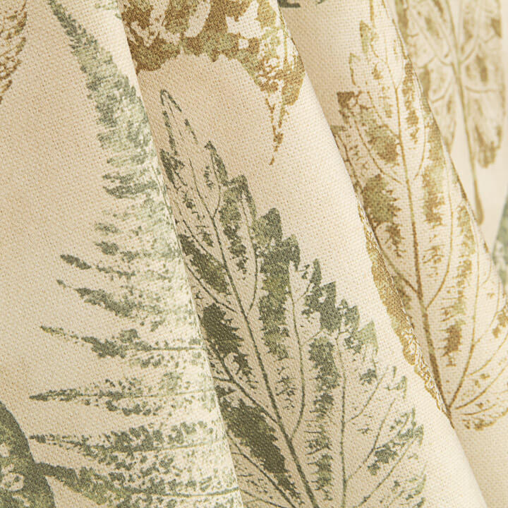 Toile de coton imprimée de motifs botaniques verts et ocres - Ribes y Casals