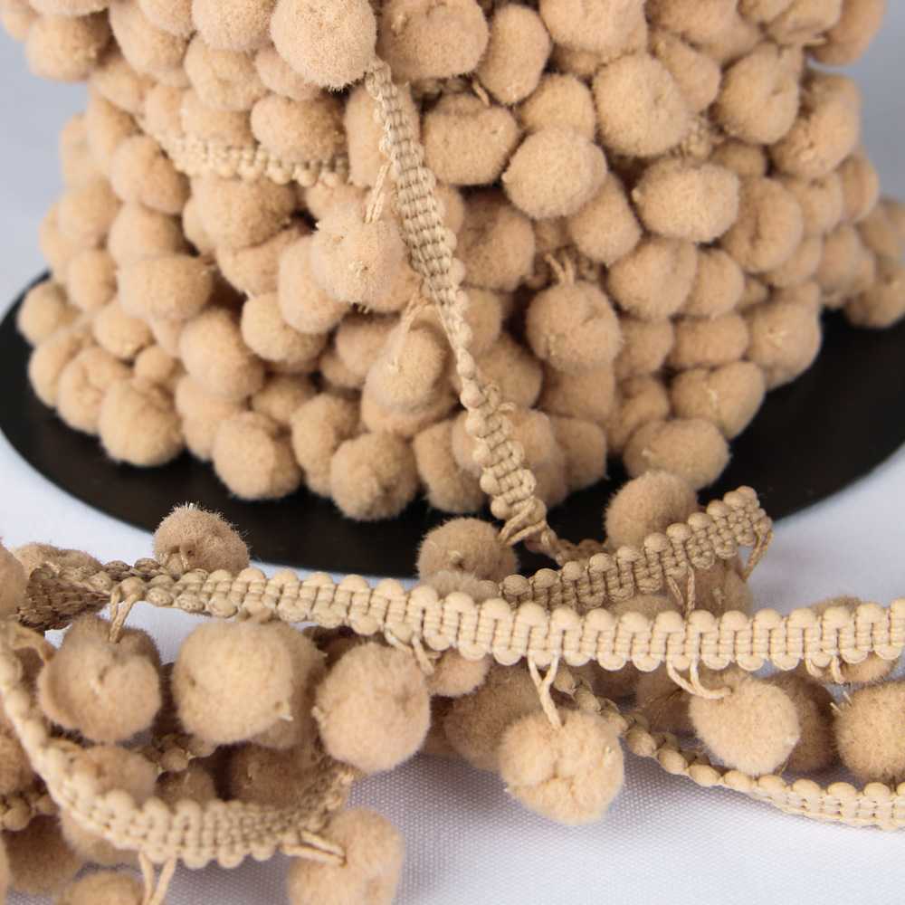 Pompons Mousse Maxi Beige - Ribes y Casals