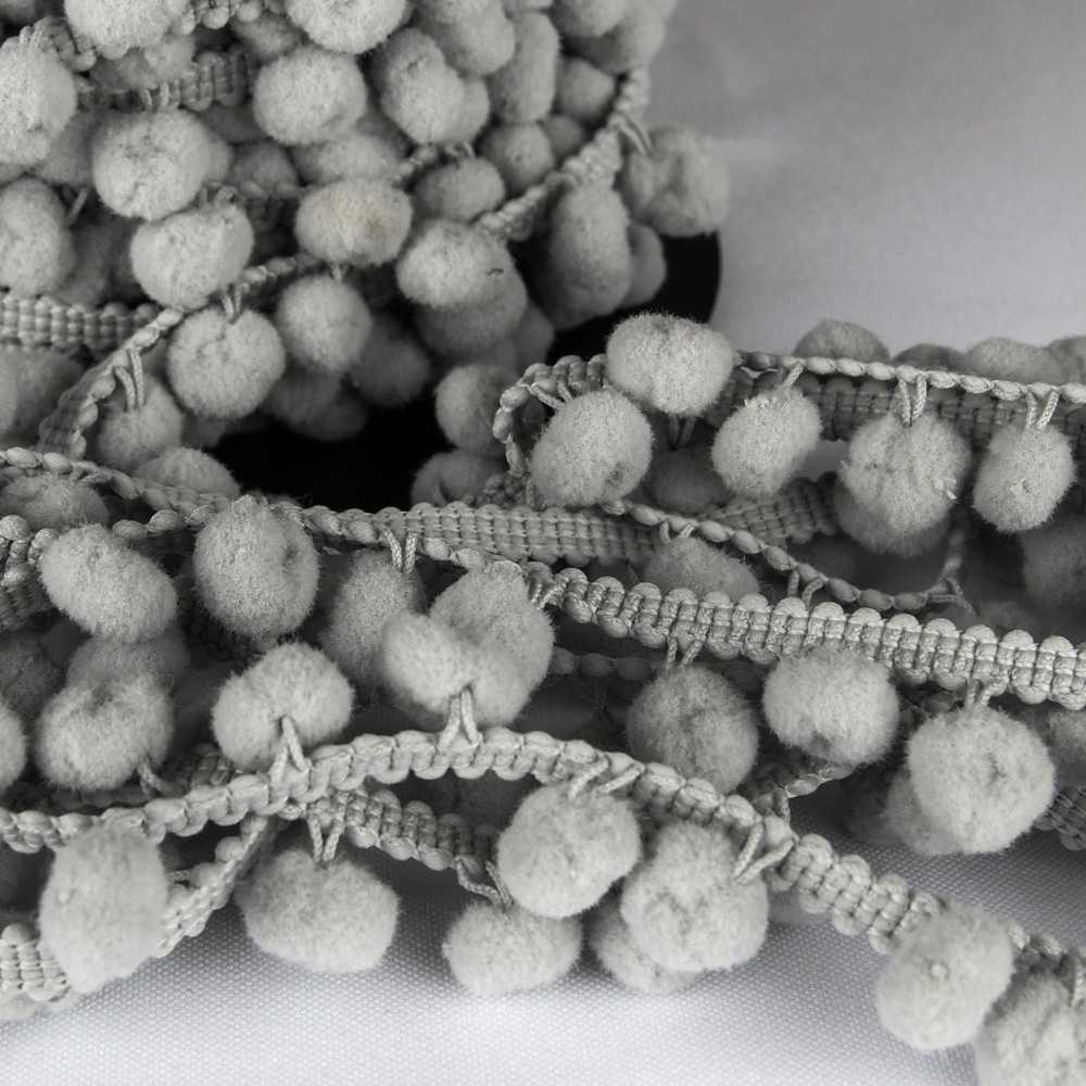 Pompons Mousse Maxi Gris - Ribes y Casals