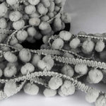 Pompons Mousse Maxi Gris - Ribes y Casals