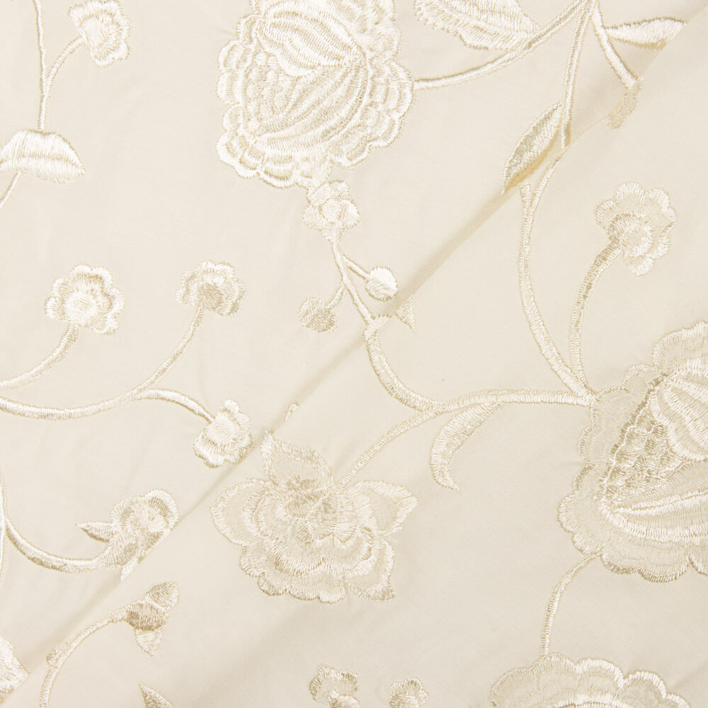 Châle brodé à la crème Tencel Natural White - Ribes y Casals