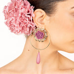 Boucles d&#39;oreilles flamenco avec rose mauve et goutte - Ribes y Casals