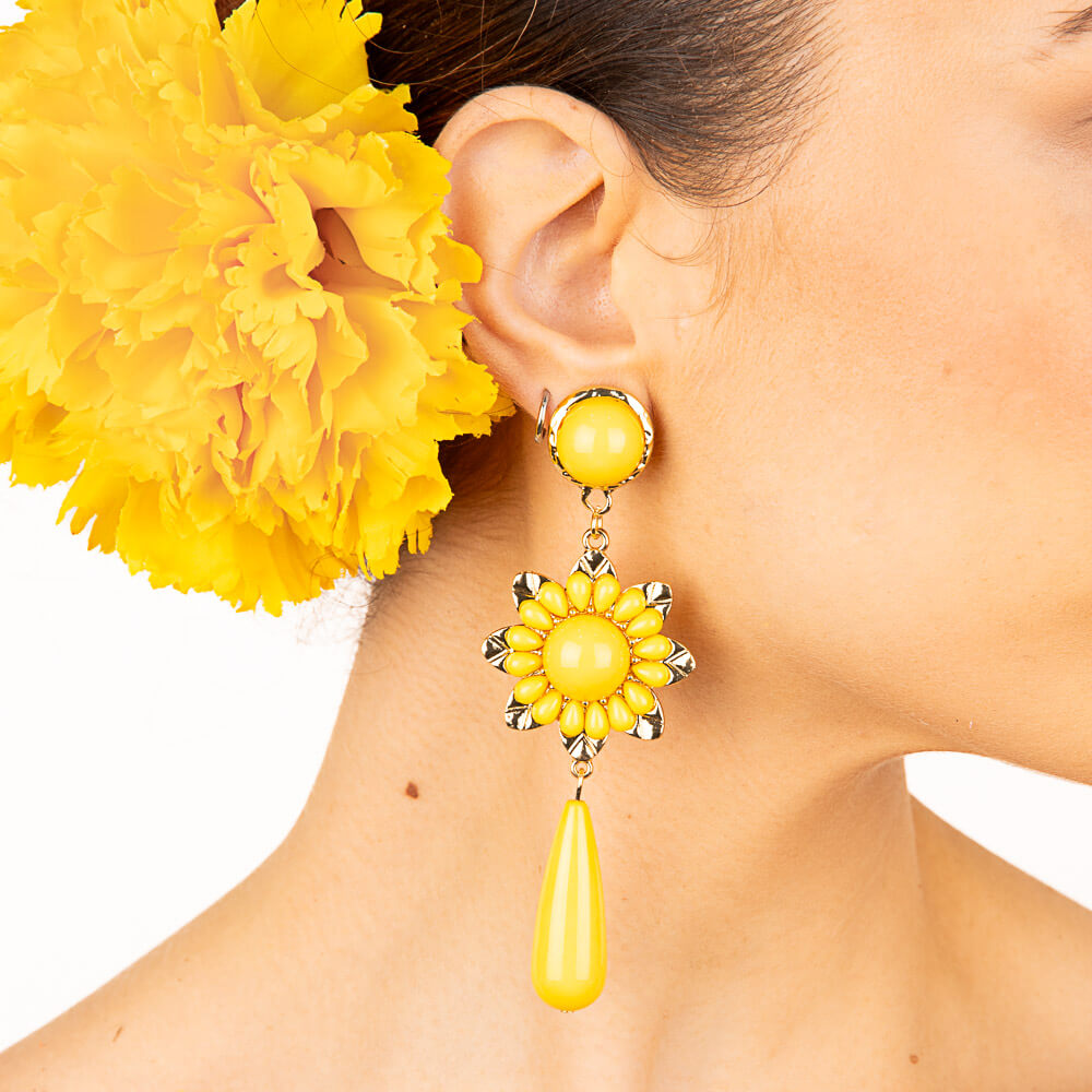 Boucles d&#39;oreilles flamenco avec fleur jaune et goutte - Ribes y Casals