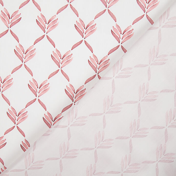 Percale imprimée de feuilles géométriques couleur corail - Ribes y Casals