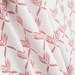 Percale imprimée de feuilles géométriques couleur corail - Ribes y Casals