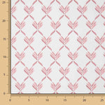 Percale imprimée de feuilles géométriques couleur corail - Ribes y Casals