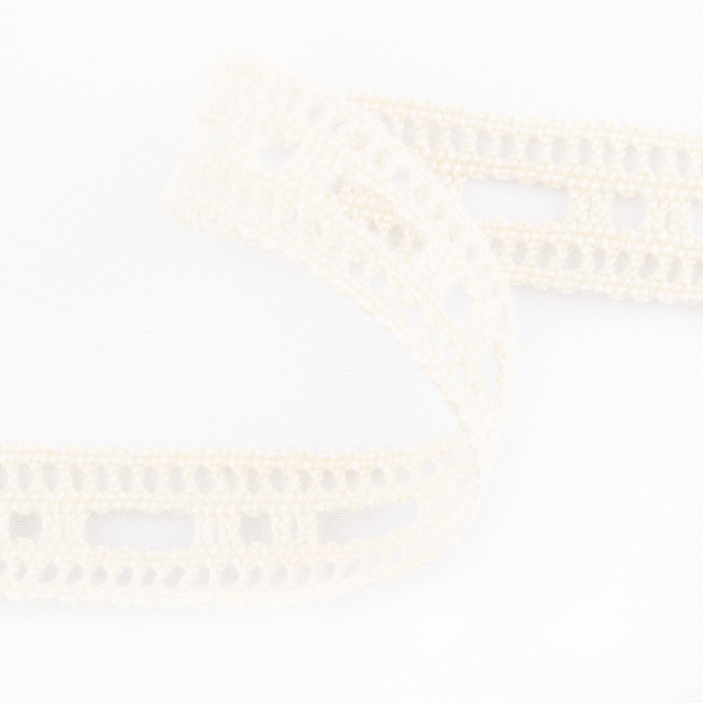 Dentelle 4665 Beige 28 - Ribes y Casals