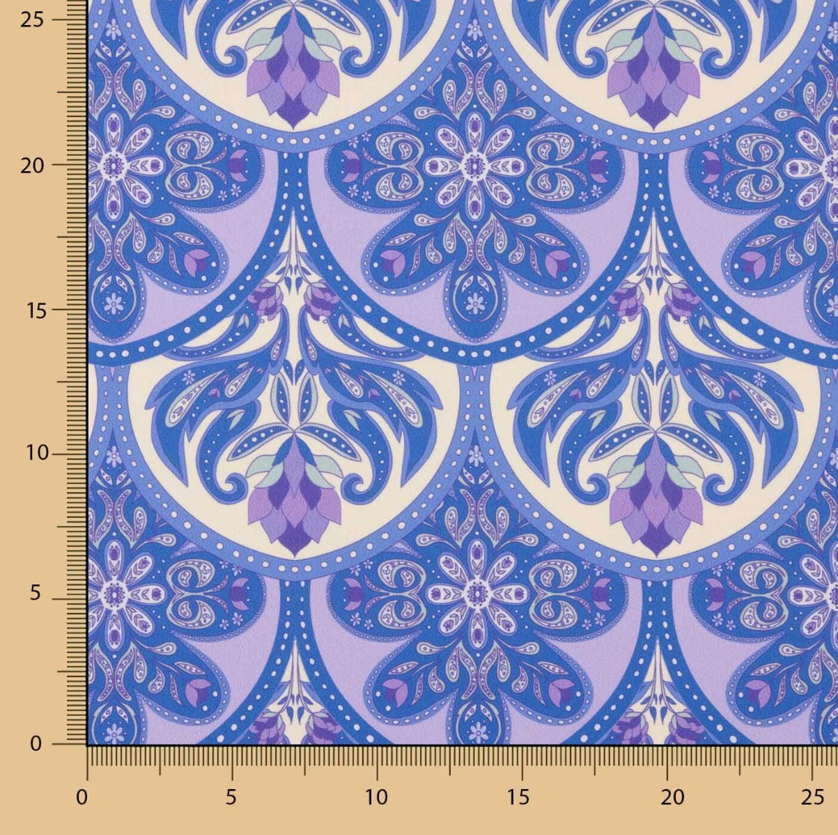 Tissu de satin de polyester imprimé à motifs floraux et géométriques lilas - Ribes y Casals