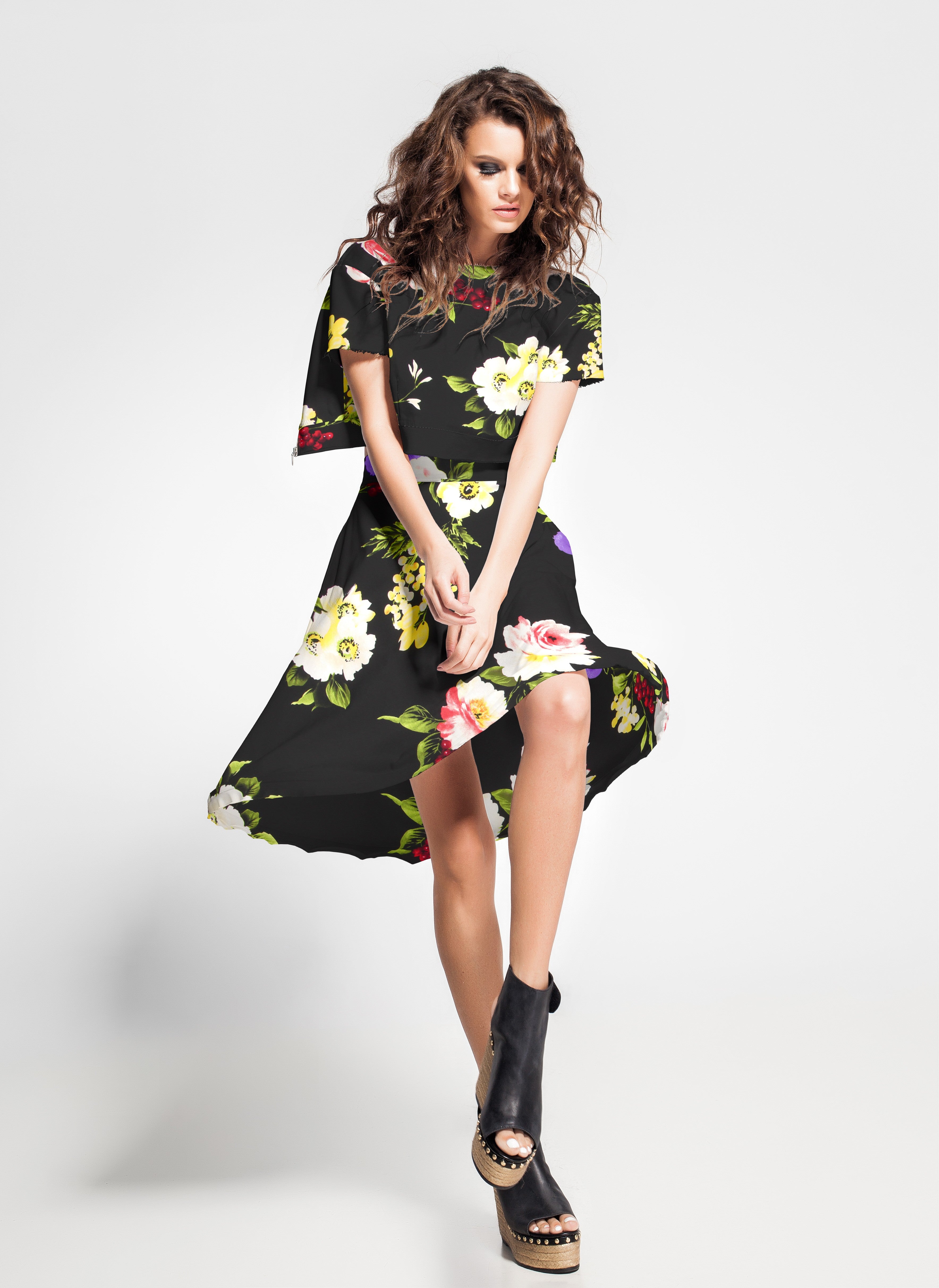 Tissu Crêpe Fleurs de Roses Zambra Noir - Ribes y Casals